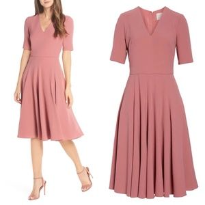 Gal meets glam edith crepe v neck a line dress